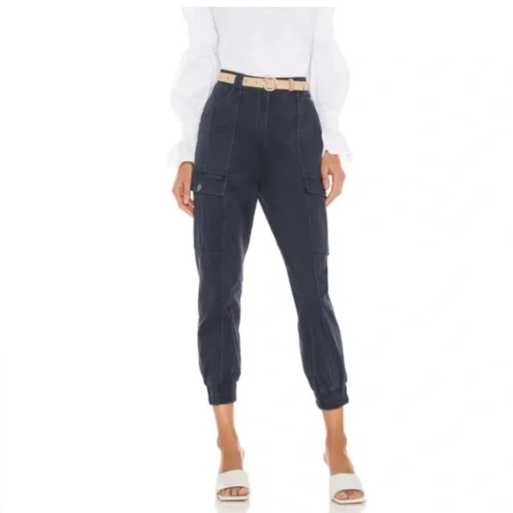 Cinq a Sept Kelly Cropped Cargo Pants Sz Small 🤩 show off heels or tennis!!